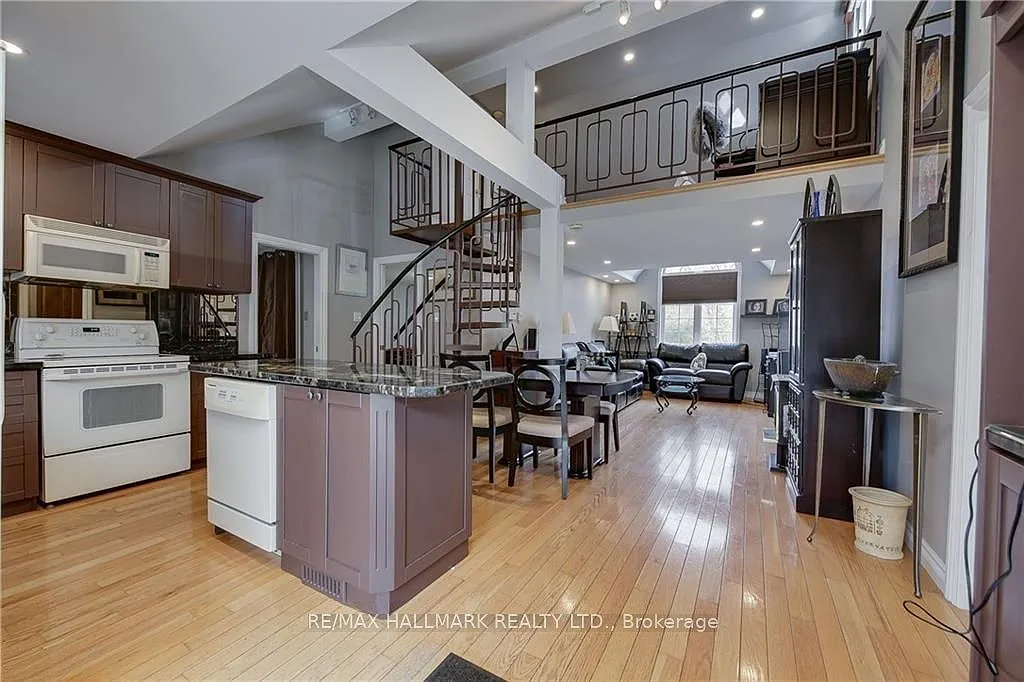 3 bed, $2,550 — Photo 3