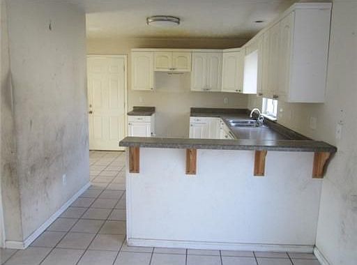 2nd image of 10405 Lindwood Ct