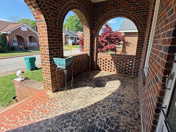 2nd image of 100 Piedmont Ave