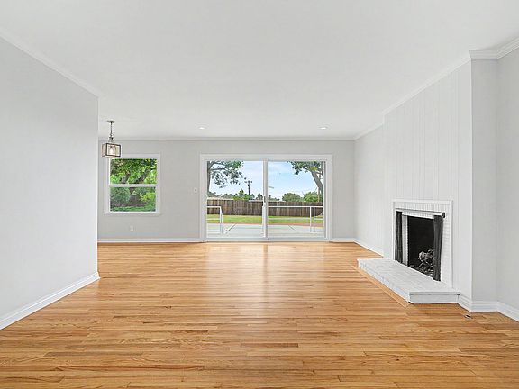 4th image of 27 Ranchview Rd
