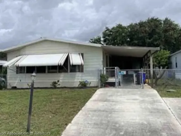 6917 SE Delegate St, Hobe Sound, FL 33455