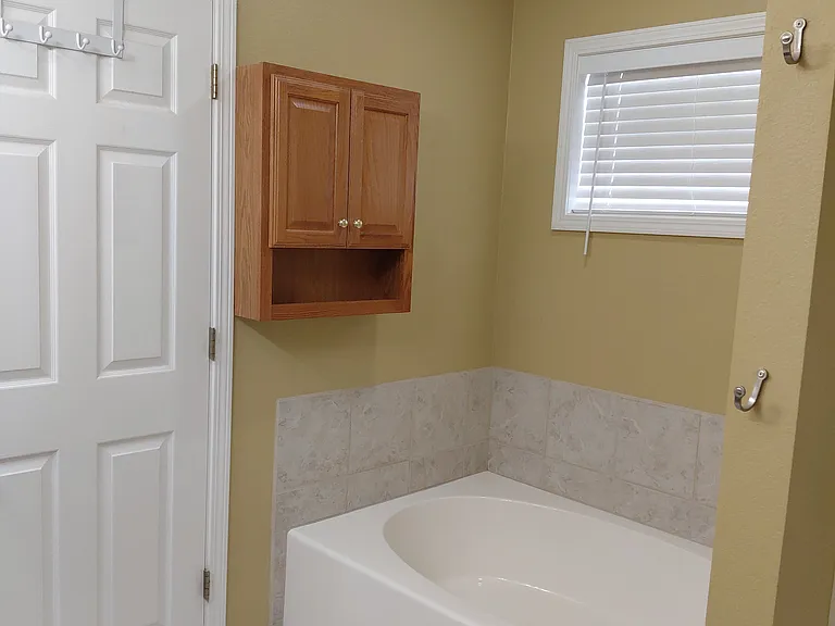 270 Eagle Dr — Photo 8