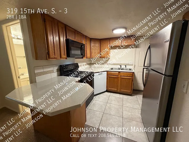 319 15th Ave S #3 — Photo 3
