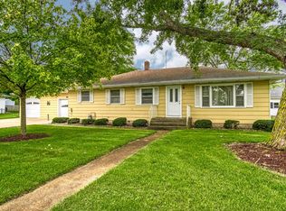 318 11th St SW, Demotte, IN 46310