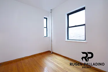 Rented by R New York
