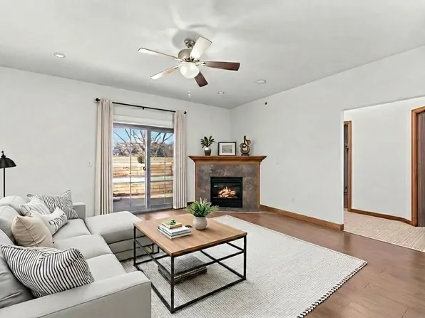 1010 Rachael St #101, North Liberty, IA 52317