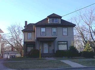 430 N Genesee St, Waukegan, IL 60085
