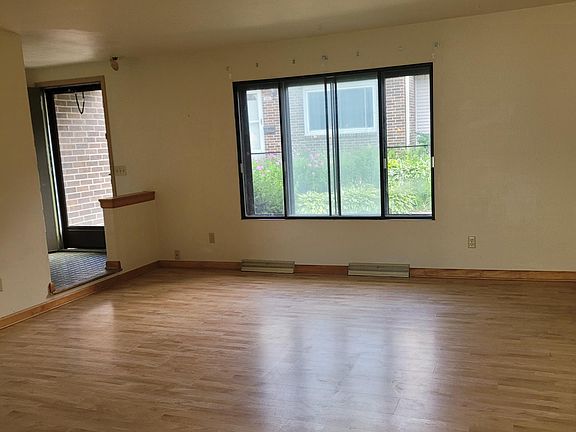2nd image of 34 Grand Canyon Dr