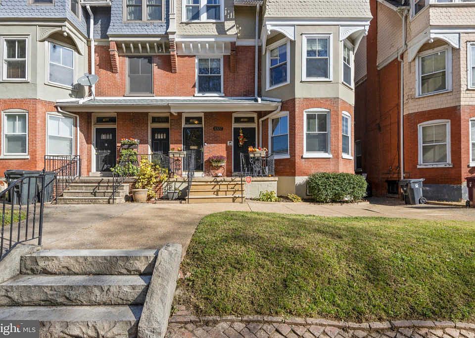 1st image of 1007 Park Pl