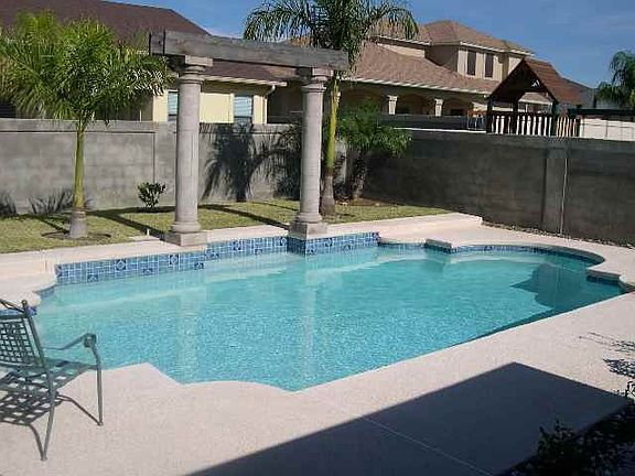 Pool with Waterfall-Jacuzzi Jets