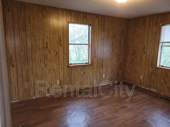5th image of 1105 Merriman St APT B