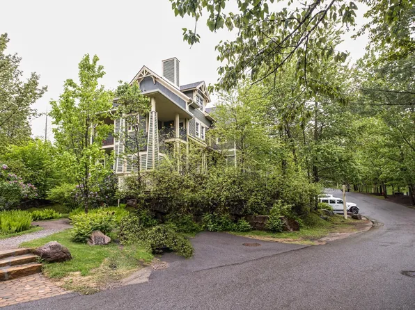 217 Chemin Des Quatre Sommets #3, Mont Tremblant, QC J8E 1C6