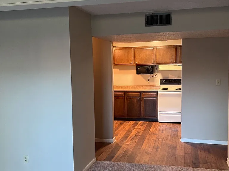 2111 Kasold Dr — Photo 9