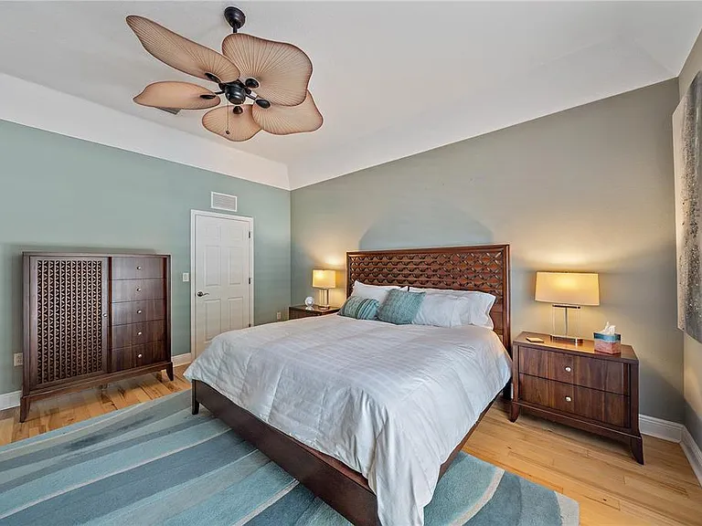 354 Melrose Ct — Photo 22