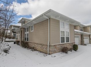 5860 Red Rock Ct, Seven Hills, OH