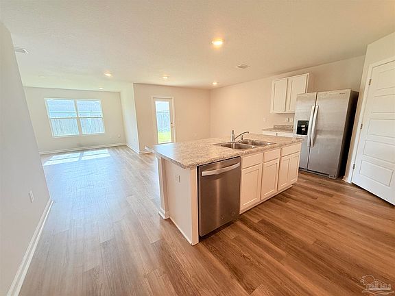 4th image of 9615 Angel Oak Dr
