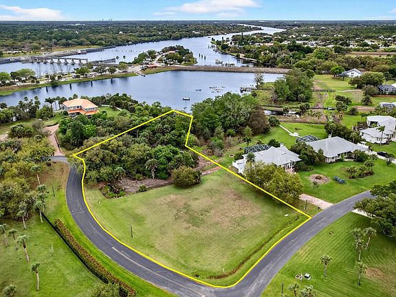 5th image of 18151 River Chase Ct