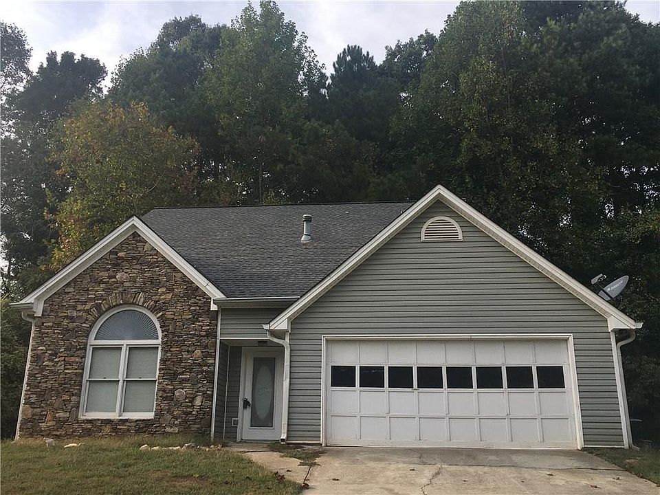 1st image of 490 Clearwater Pl