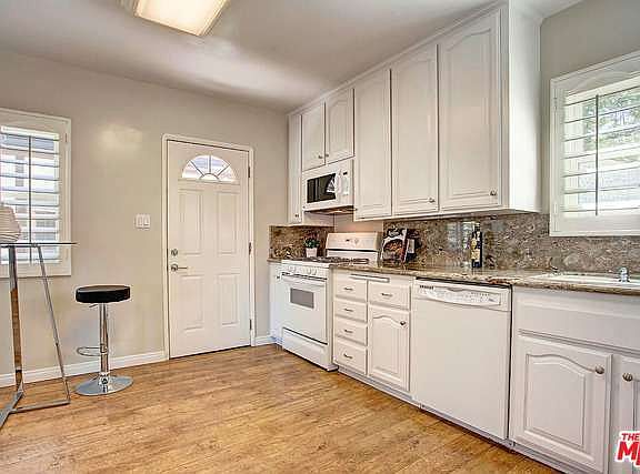 5th image of 7817 Truxton Ave