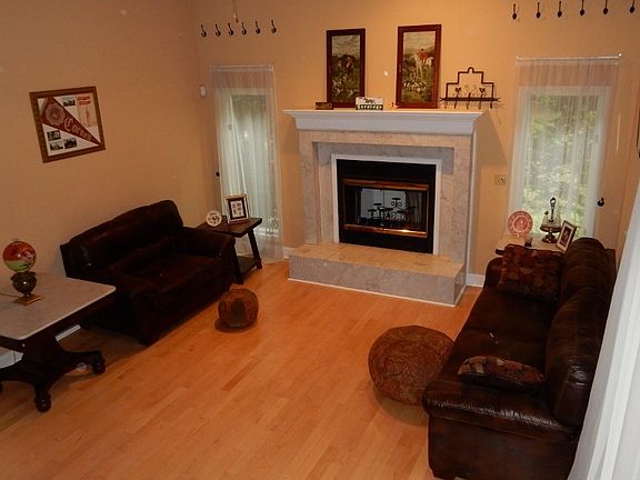 3rd image of 10 Kings Ct