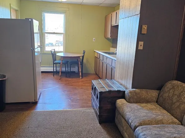 110 E Canda St, Ishpeming, MI 49849