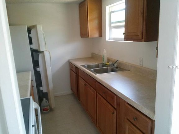 3rd image of 118 Highland Ave