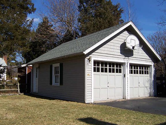 Detached 2 Car Garage w/open