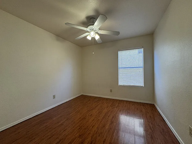 131 S Sean Dr — Photo 33