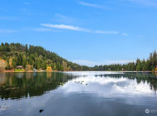 18122 W Lake Desire Dr SE, Renton, WA