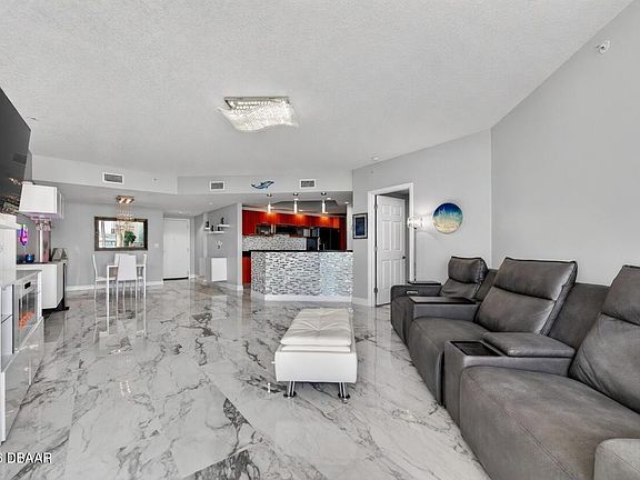 5th image of 241 Riverside Dr Unit 806