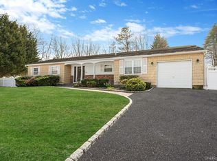 6 Madsen Court, Mount Sinai, NY 11766