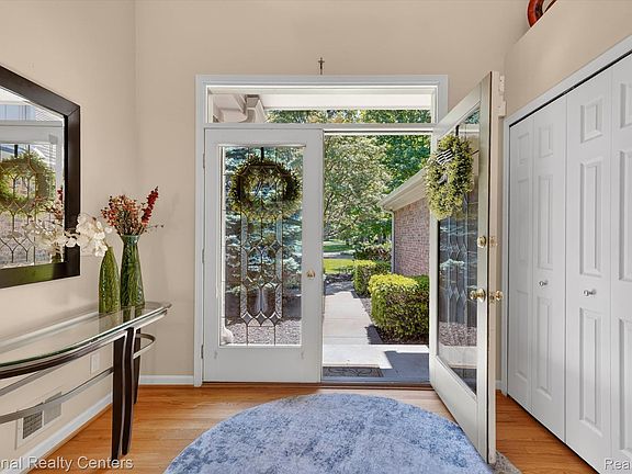 2nd image of 9326 Park Ln