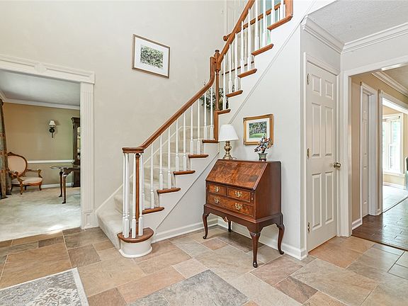 3rd image of 2568 Barnwood Dr