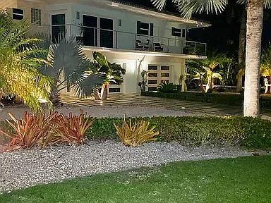 1210 Coury Dr — Photo 2