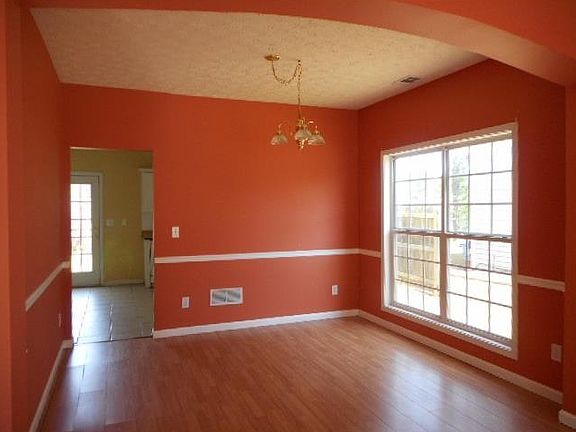4th image of 805 Clairidge Ln
