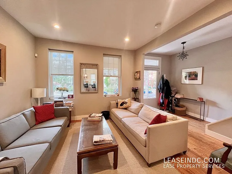 624 Lamont St NW — Photo 5