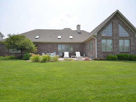 2nd image of 10492 Hollowood Ct