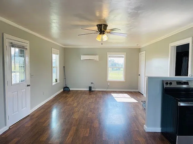 257 Greenfield Ln #B — Photo 4