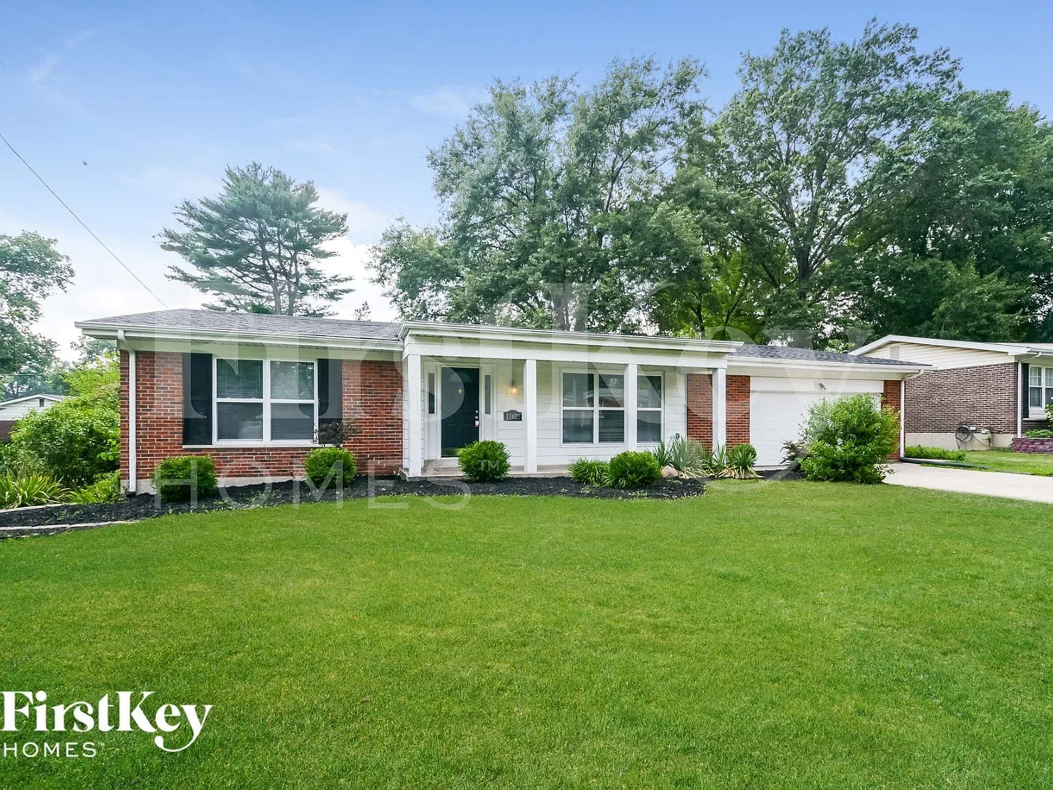 3 bed, 2.0 bath, 1665 sqft, $2,060 — Photo 2