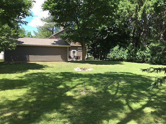 2nd image of 227 Hill Ct