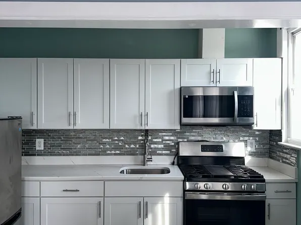 209 Danforth Avenue image 1 of 11