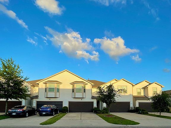 2nd image of 11532 Champions Green Dr