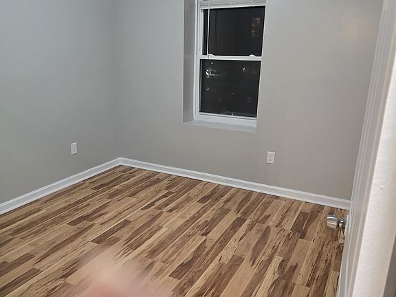 5th image of 401-403 Summer Ave #0