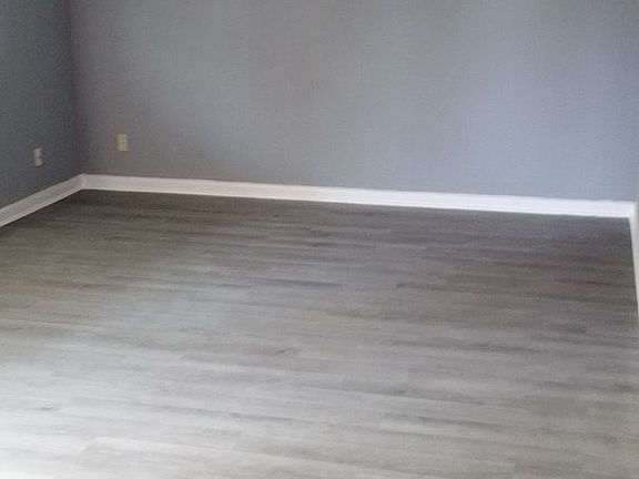 5th image of 924 Arco Dr APT 2