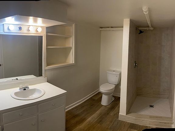 5th image of 11147 La Maida St