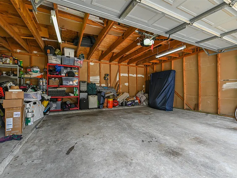 1004 Ruthven St — Photo 25