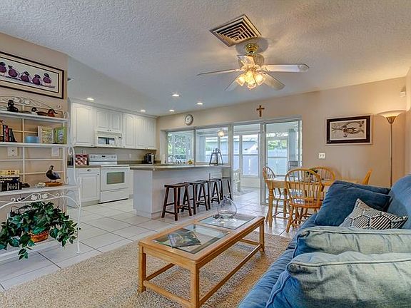 2nd image of 104 N Bay Hills Blvd