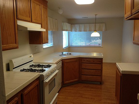 3rd image of 189 Audrey Pl
