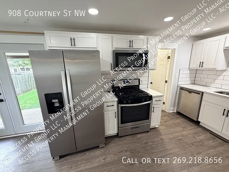 908 Courtney St NW — Photo 10