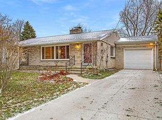 2703 Roseland Ave, East Lansing, MI 48823